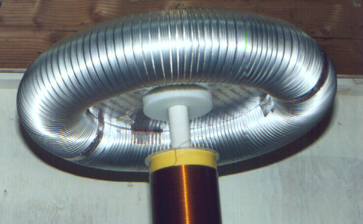 toroid.jpg (358998 bytes)